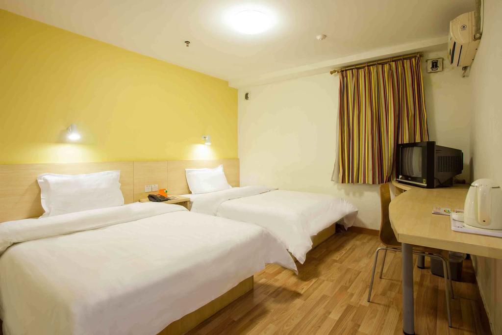 7Days Inn Laiwu Fengcheng West Street Room photo