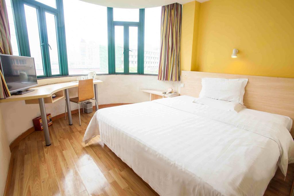 7Days Inn Laiwu Fengcheng West Street Exterior photo